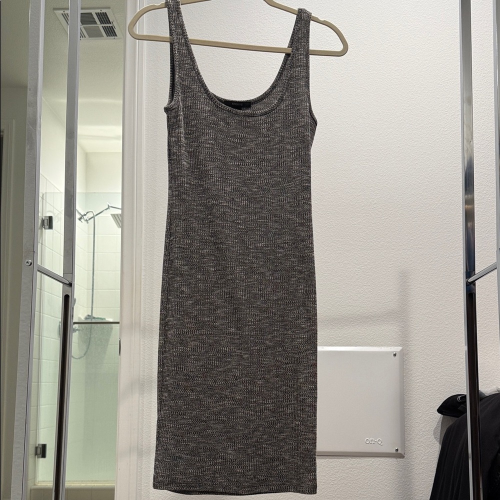 Chic Gray Sleeveless Midi Dress